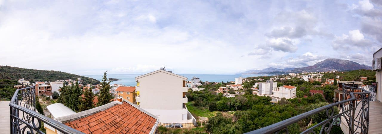 Spacious 2-Bedroom Apartment with Sea View — Montenegro