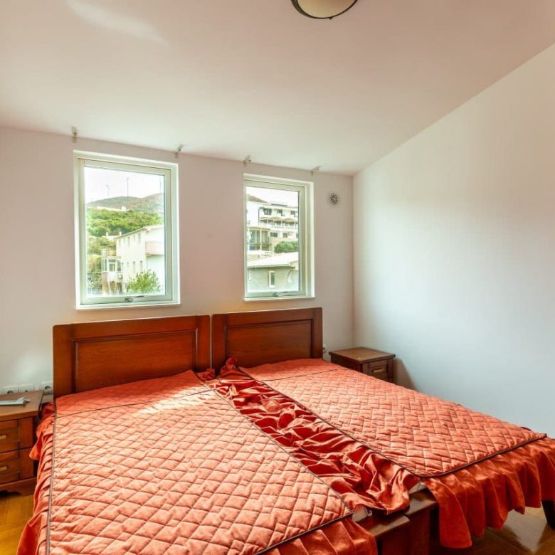 Spacious 2-Bedroom Apartment with Sea View — Montenegro