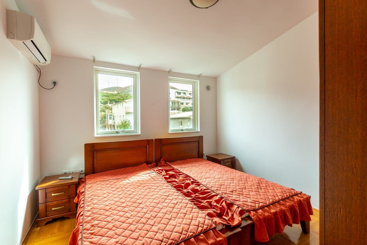 Spacious 2-Bedroom Apartment with Sea View — Montenegro