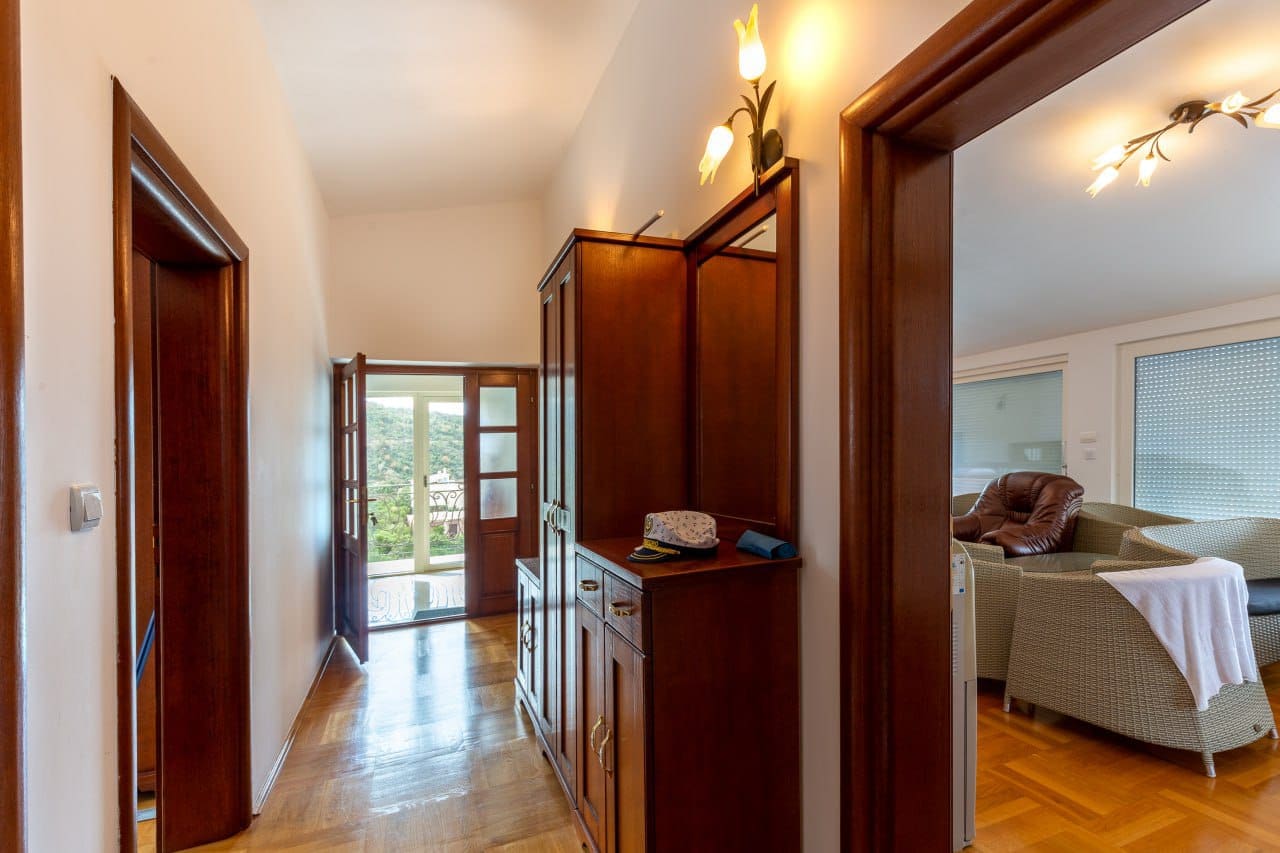 Spacious 2-Bedroom Apartment with Sea View — Montenegro