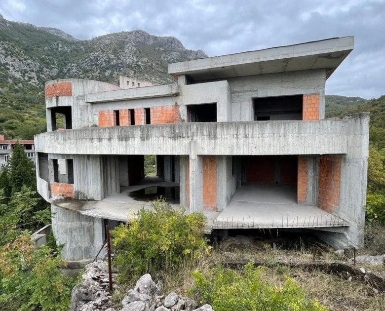 Luxurious 5-Bedroom Villa on the Cliff in Budva — Montenegro