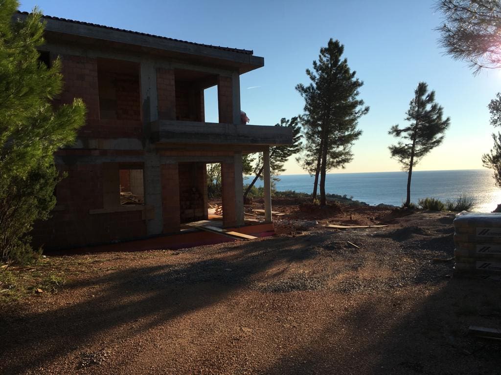 Unfinished 720m² Villa for Sale in Crvena Glavica — Montenegro