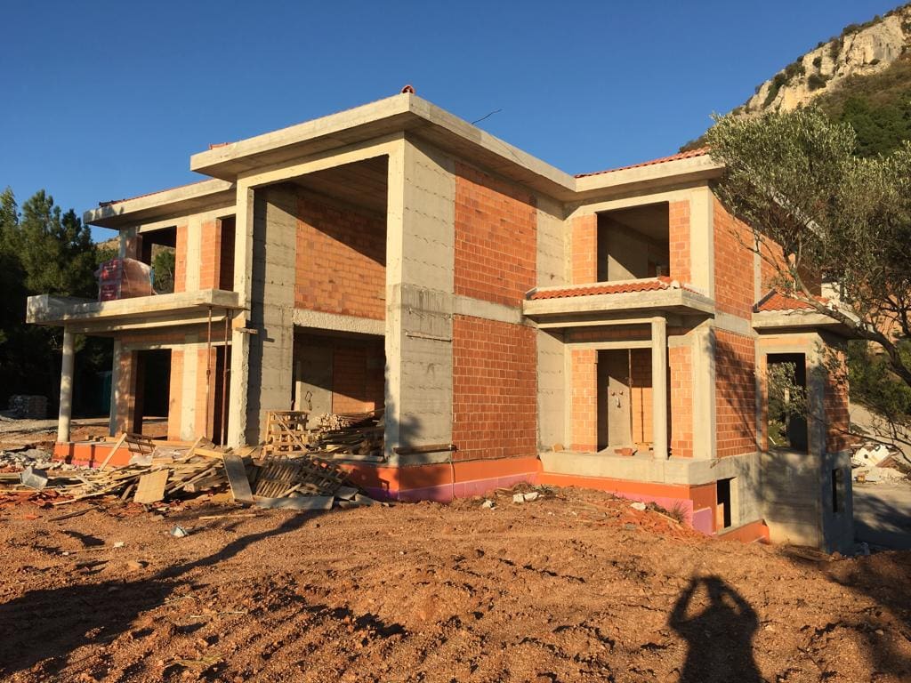 Unfinished 720m² Villa for Sale in Crvena Glavica — Montenegro