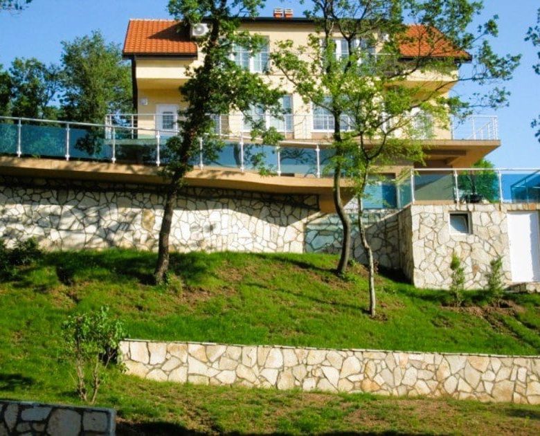 🌿 Townhouse for Sale in Bar-Zupci with Sea Views, Garden, Garage & Pool – Gated Community — Montenegro