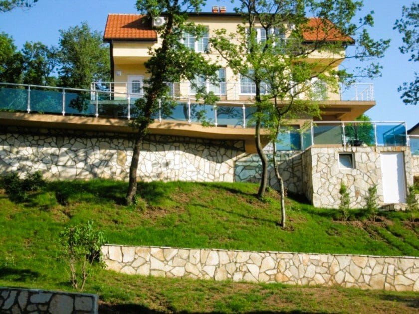 🌿 Townhouse for Sale in Bar-Zupci with Sea Views, Garden, Garage & Pool – Gated Community — Montenegro