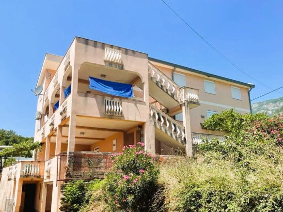 Mini Hotel for Sale in Sutomore