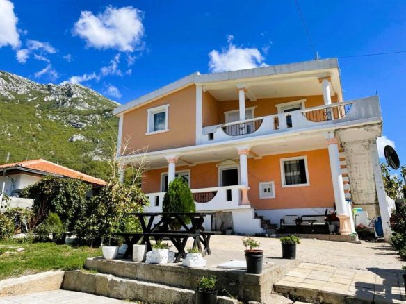 Charming Family House for Sale in Sutomore