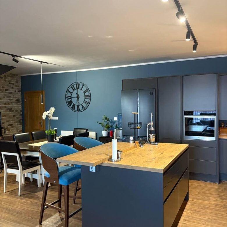 Duplex Apartment for Sale in Budva Lazi – Stunning Sea View and Garage Included — Montenegro
