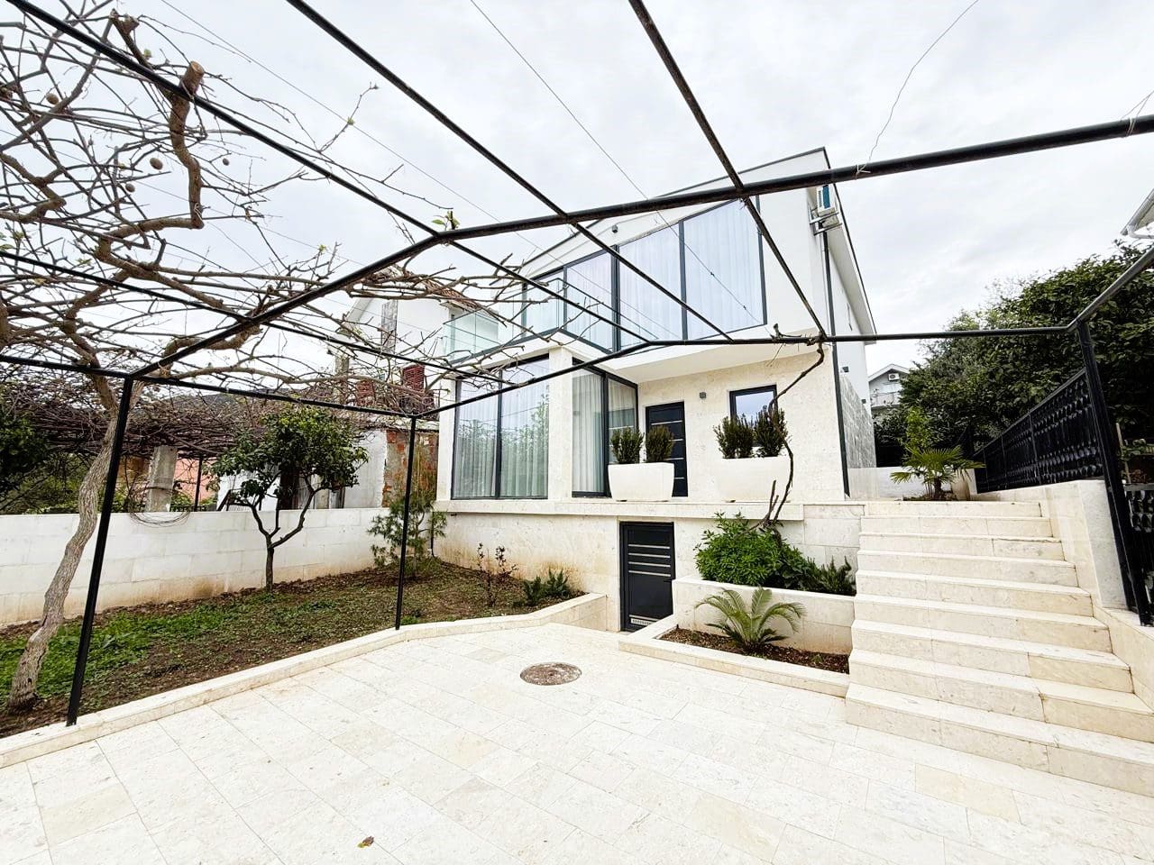 New Family House for Sale in Dobra Voda, Bar – Sea Area, 3 Bedrooms, Garden - In Process of Legalization — Montenegro