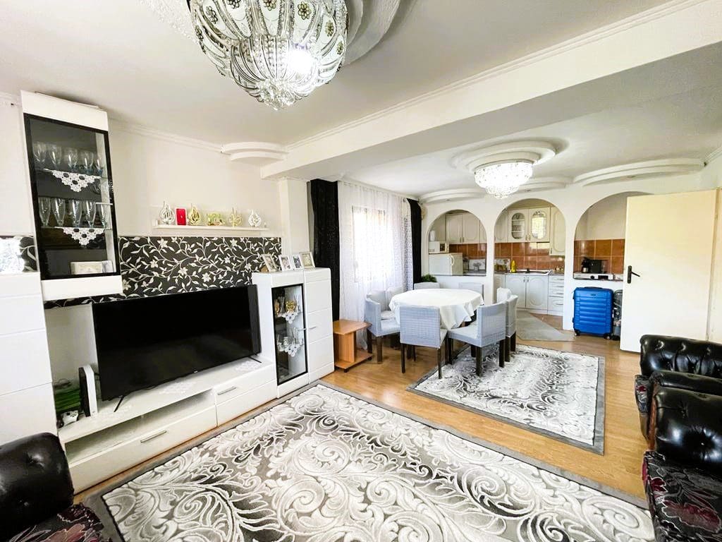 🏡 Charming Family House for Sale in Sutomore – Peaceful Location, Mountain View — Montenegro
