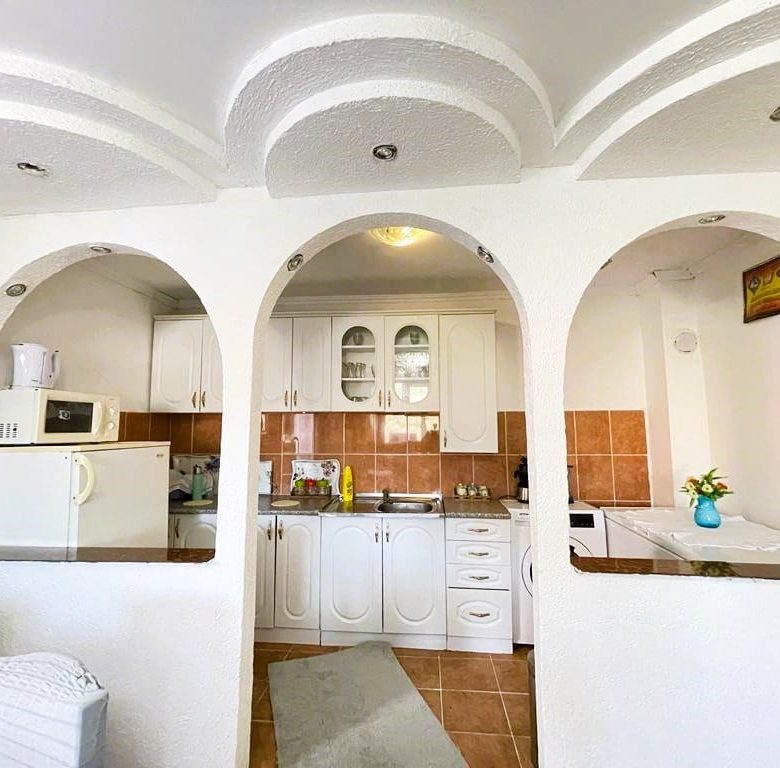 🏡 Charming Family House for Sale in Sutomore – Peaceful Location, Mountain View — Montenegro