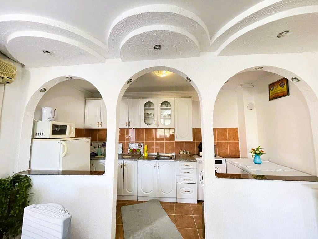 🏡 Charming Family House for Sale in Sutomore – Peaceful Location, Mountain View — Montenegro