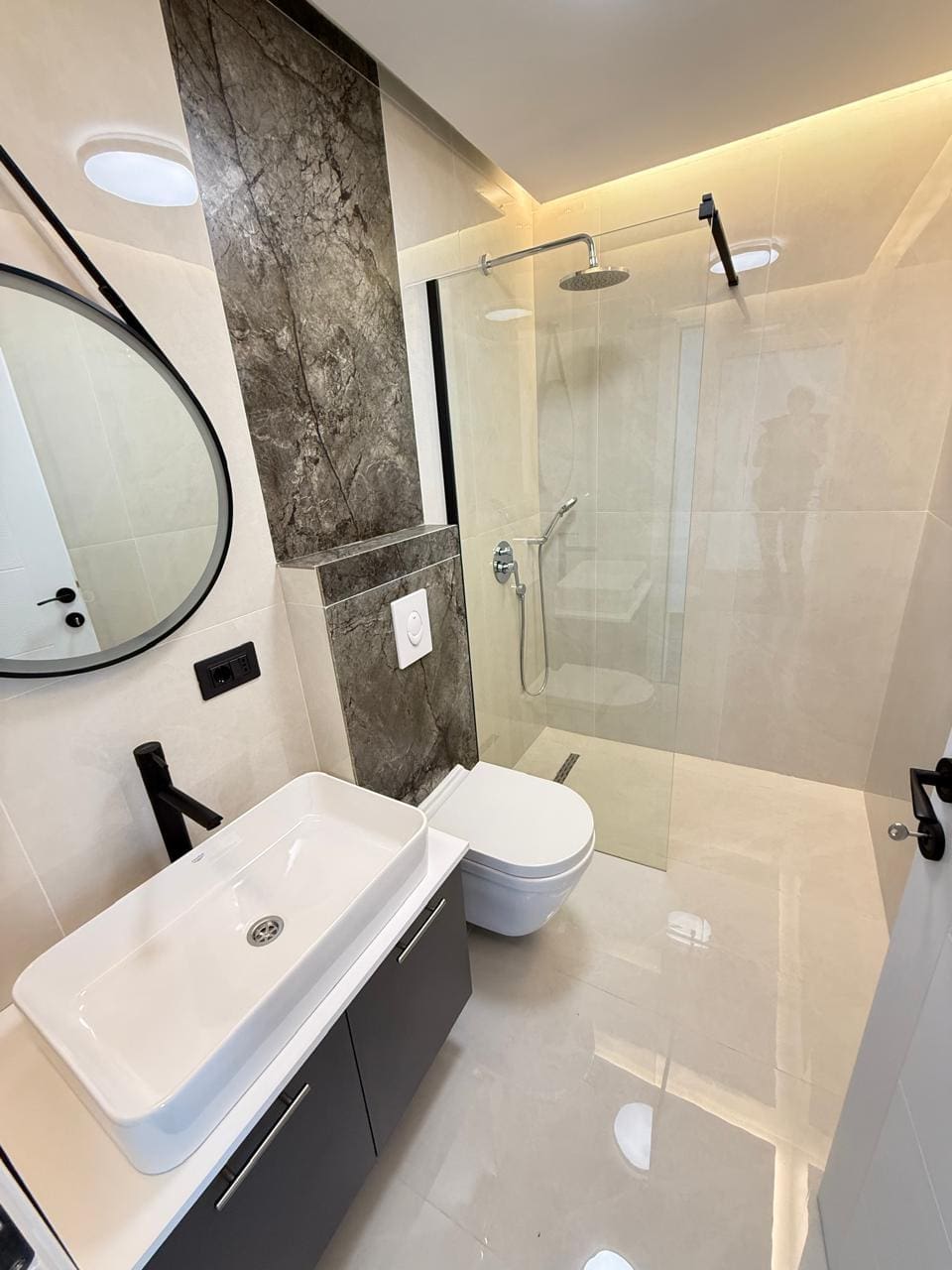 New Family House for Sale in Dobra Voda, Bar – Sea Area, 3 Bedrooms, Garden - In Process of Legalization — Montenegro