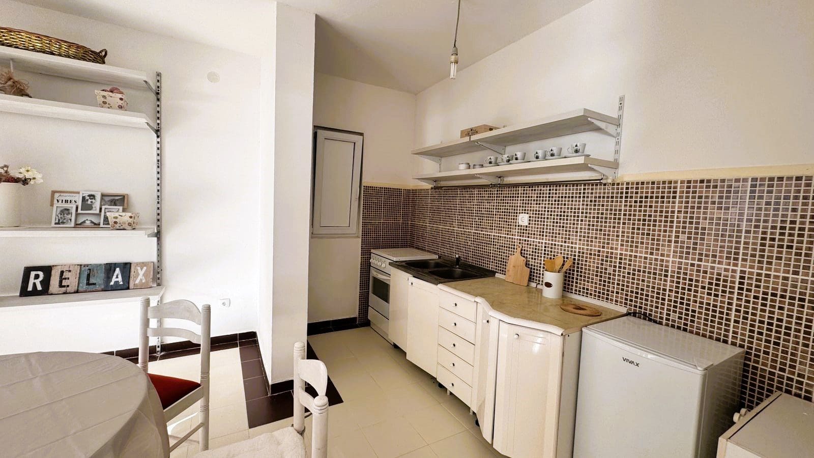 🏡 Karadağ'da Ev Satın Al – Bar'da Satılık Büyüleyici Deniz Manzaralı Ev — Karadağ