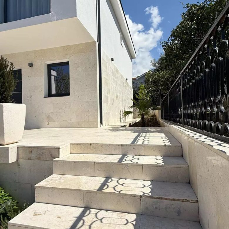 New Family House for Sale in Dobra Voda, Bar – Sea Area, 3 Bedrooms, Garden - In Process of Legalization — Montenegro