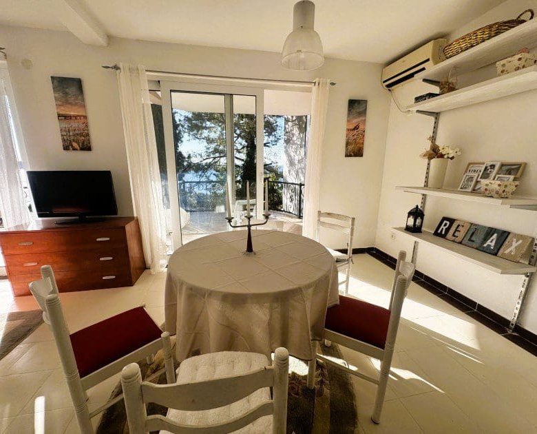 🏡 Karadağ'da Ev Satın Al – Bar'da Satılık Büyüleyici Deniz Manzaralı Ev — Karadağ