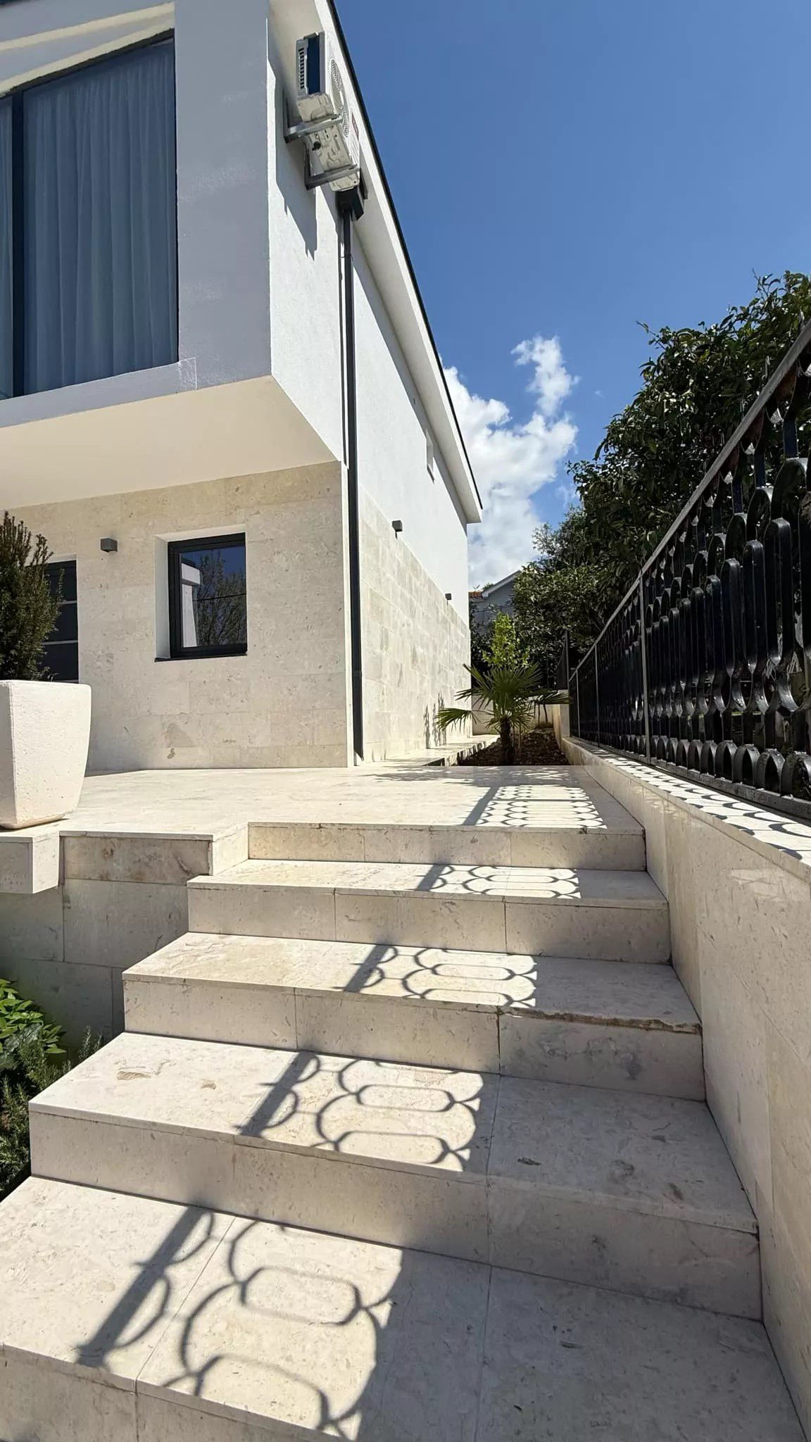 New Family House for Sale in Dobra Voda, Bar – Sea Area, 3 Bedrooms, Garden - In Process of Legalization — Montenegro