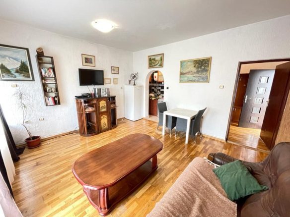 Apartment in Bar Near the Sea