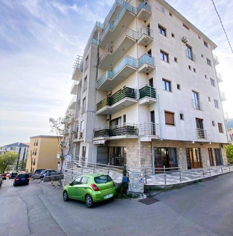 Spacious 124m² Sea View Apartment for Sale in Budva Lazi-In Process of Legalization