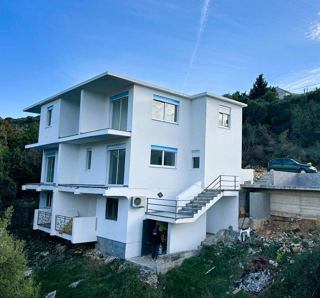 MRE-property (1) Apartments with Sea View in Utjeha