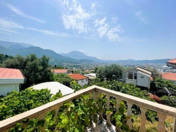 sea view house for sale in Bar