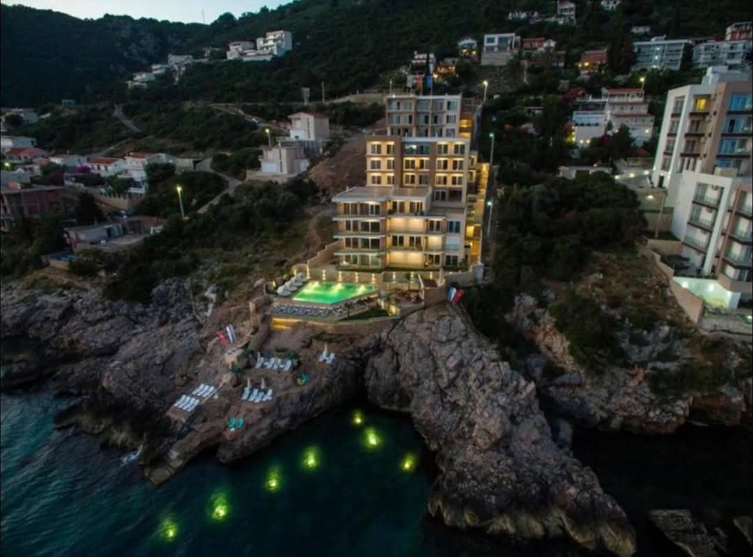 2 Bedroom Apartment Dobra Voda First Line | 110m² Exclusive 🏖️, Montenegro
