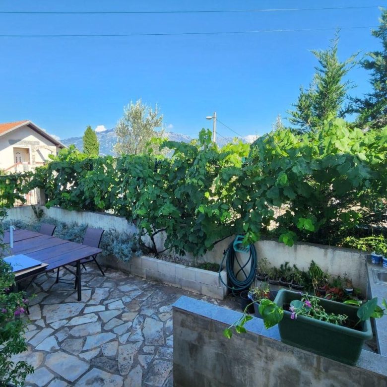 🏡 Häuser zum Verkauf in Tivat – Premium-Villa mit 3 Schlafzimmern in Radovići — Montenegro