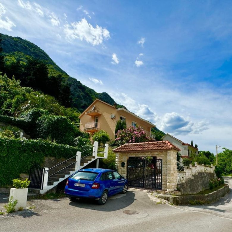 🏠 Dom na sprzedaż w Muo Kotor – Willa z 6 sypialniami z widokiem na morze [382 m²] — Czarnogóra