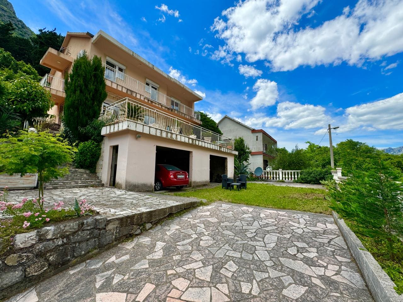 🏠 Dom na sprzedaż w Muo Kotor – Willa z 6 sypialniami z widokiem na morze [382 m²] — Czarnogóra