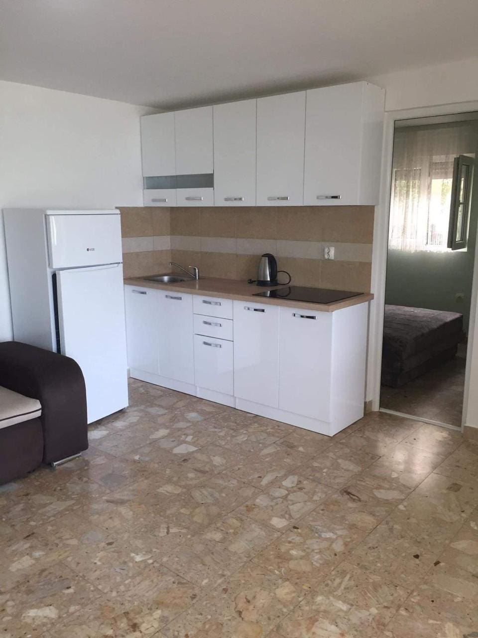 Dom nad morzem na sprzedaż w Krašići, Czarnogóra – panoramiczne widoki i apartamenty gościnne — Czarnogóra