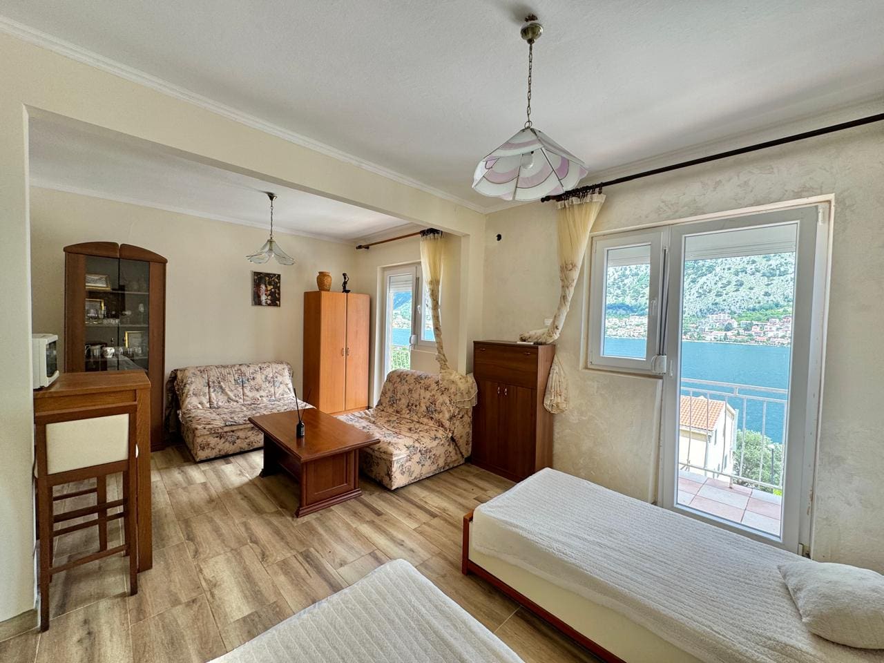 🏠 Dom na sprzedaż w Muo Kotor – Willa z 6 sypialniami z widokiem na morze [382 m²] — Czarnogóra