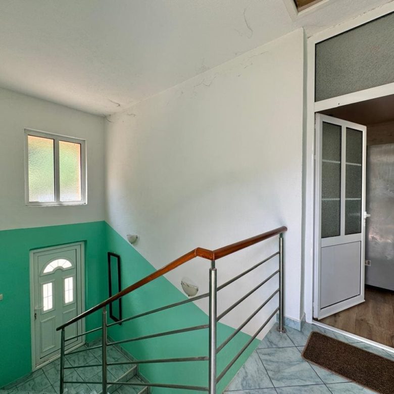 🏠 Dom na sprzedaż w Muo Kotor – Willa z 6 sypialniami z widokiem na morze [382 m²] — Czarnogóra