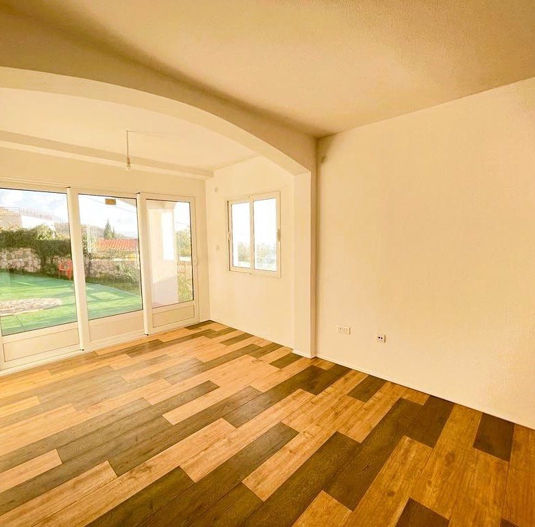 🏡 Sea View Property in Sutomore –For Sale  210m² Home with Rooftop Terrace — Montenegro