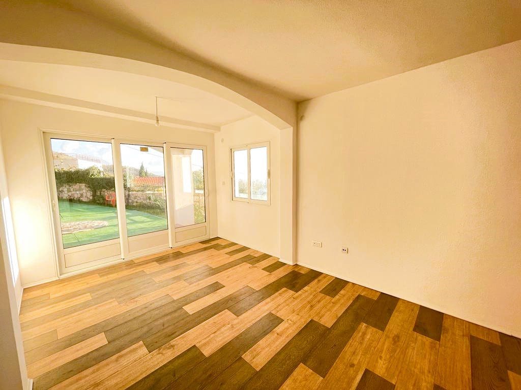 🏡 Sea View Property in Sutomore –For Sale  210m² Home with Rooftop Terrace — Montenegro