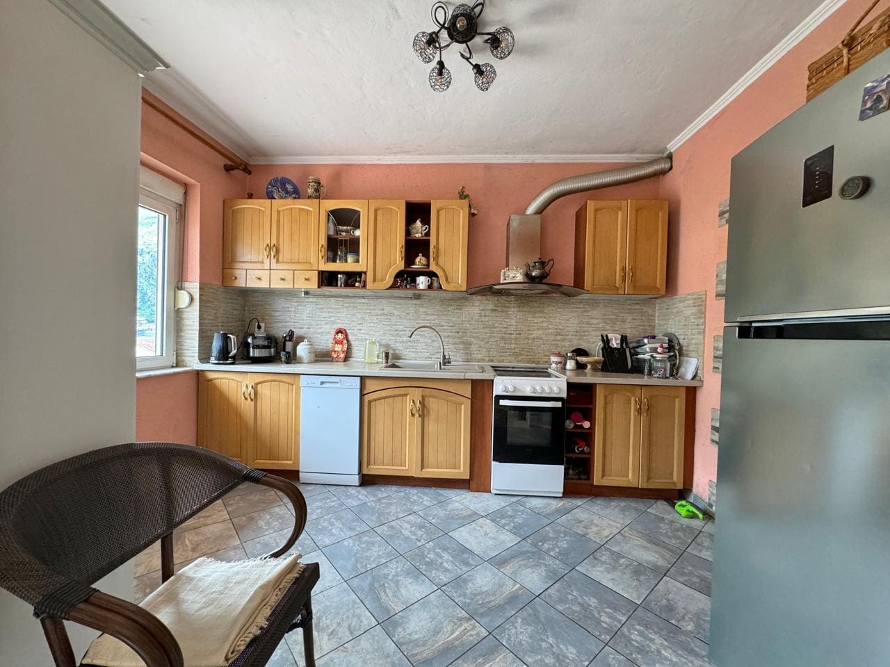 🏠 Dom na sprzedaż w Muo Kotor – Willa z 6 sypialniami z widokiem na morze [382 m²] — Czarnogóra