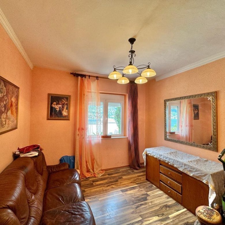 🏠 Dom na sprzedaż w Muo Kotor – Willa z 6 sypialniami z widokiem na morze [382 m²] — Czarnogóra