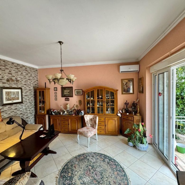 🏠 Dom na sprzedaż w Muo Kotor – Willa z 6 sypialniami z widokiem na morze [382 m²] — Czarnogóra