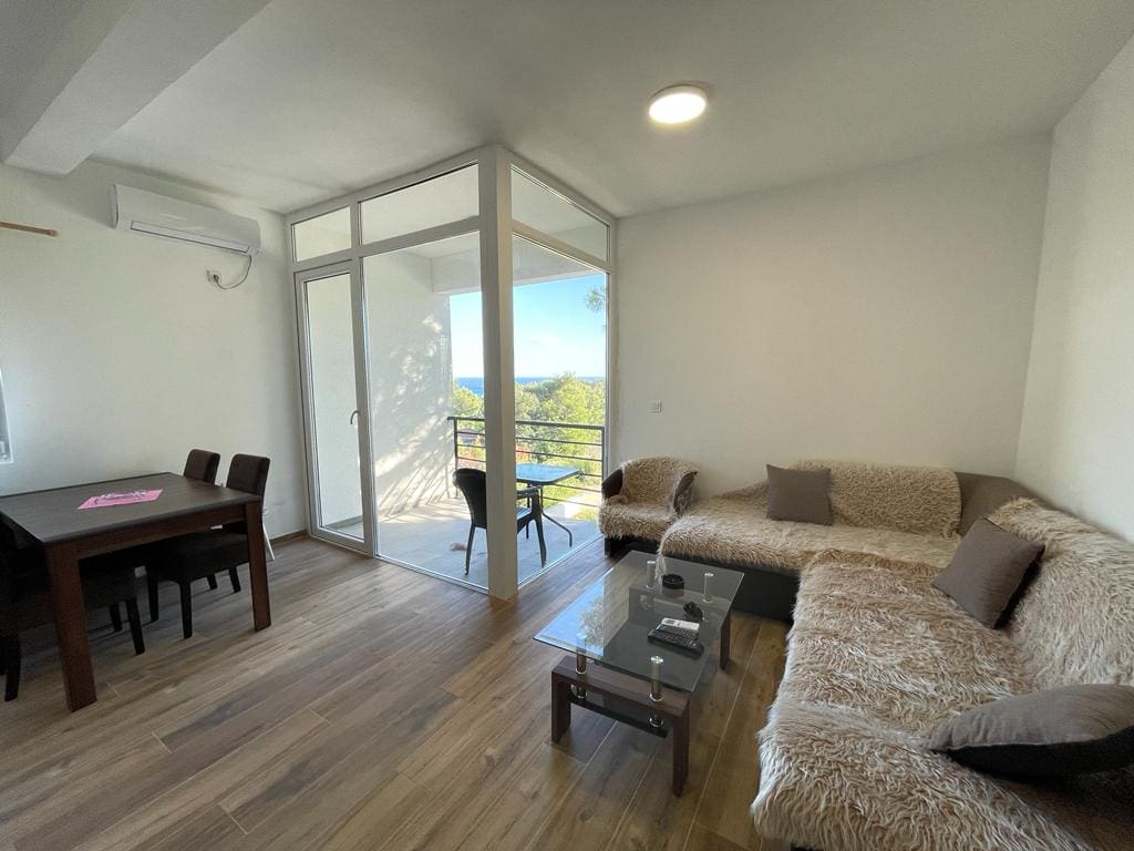 🏡 House for Sale in Sutomore – A Turnkey 6-Apartment Villa with High Rental Potential — Montenegro