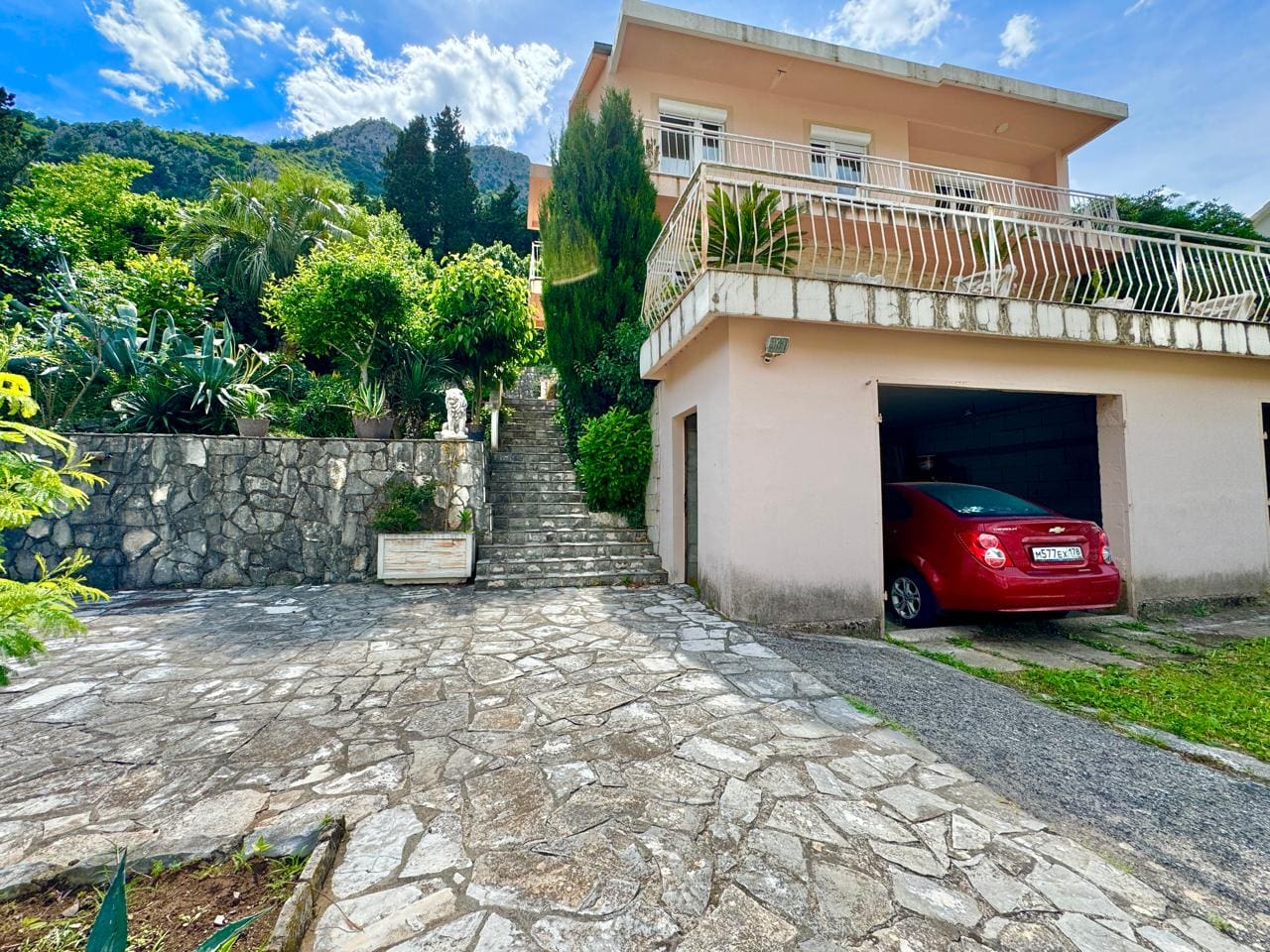 🏠 Dom na sprzedaż w Muo Kotor – Willa z 6 sypialniami z widokiem na morze [382 m²] — Czarnogóra