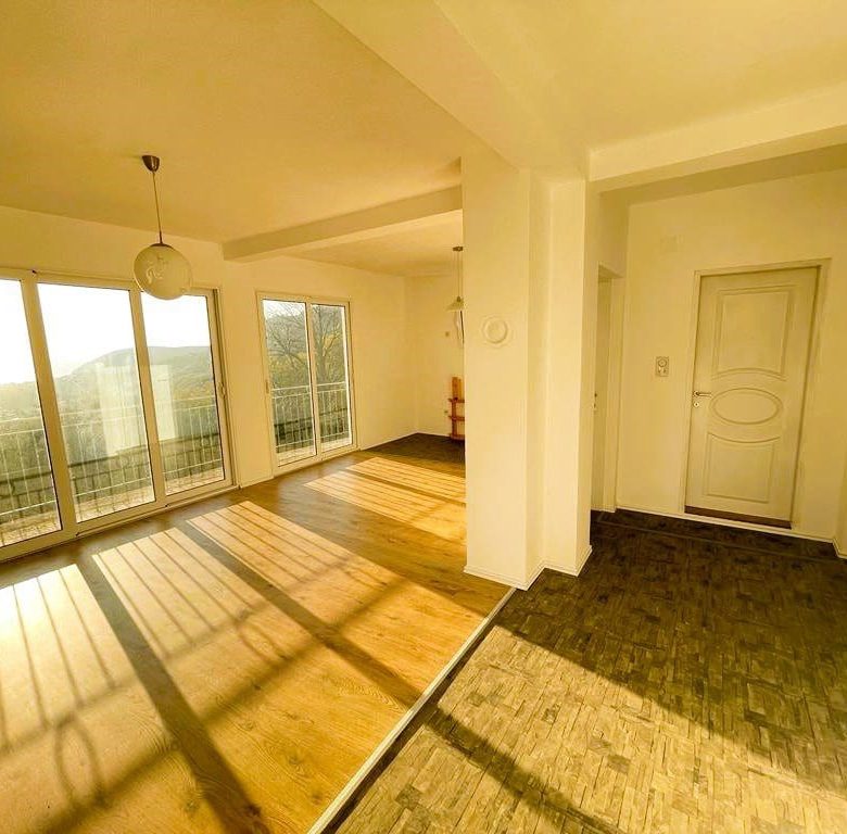 🏡 Sea View Property in Sutomore –For Sale  210m² Home with Rooftop Terrace — Montenegro