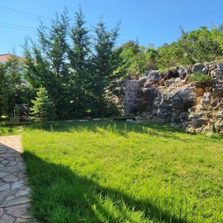 🏡 Häuser zum Verkauf in Tivat – Premium-Villa mit 3 Schlafzimmern in Radovići — Montenegro
