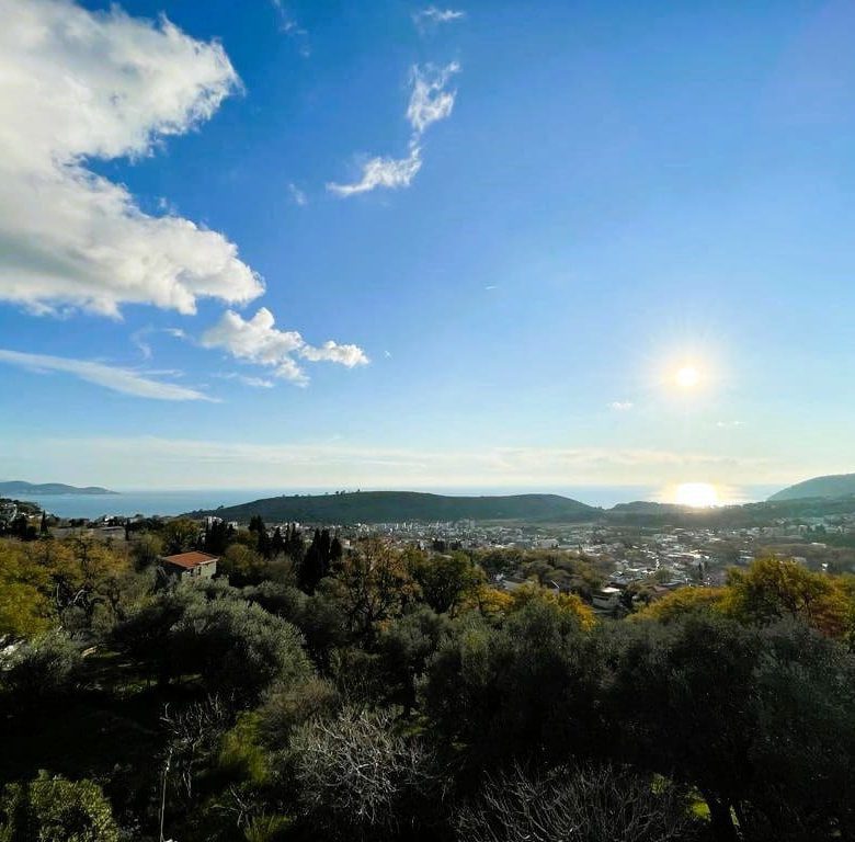 🏡 Sea View Property in Sutomore –For Sale  210m² Home with Rooftop Terrace — Montenegro