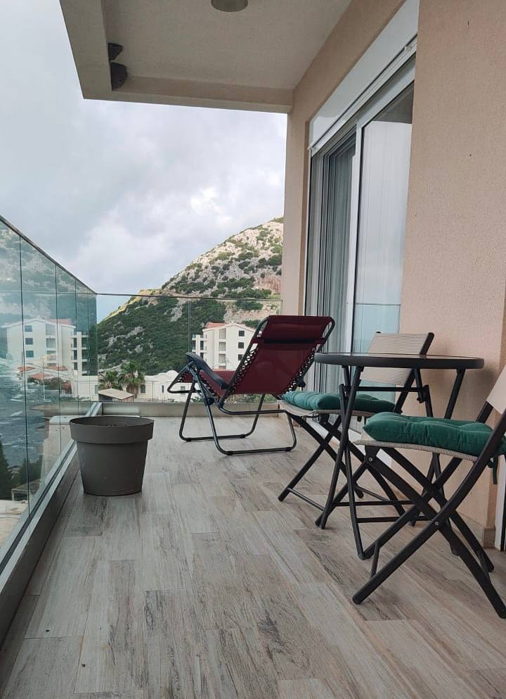 Dobra Voda Top Floor 2 Bed Sea View Apt | 87m² 🌊 — Montenegro