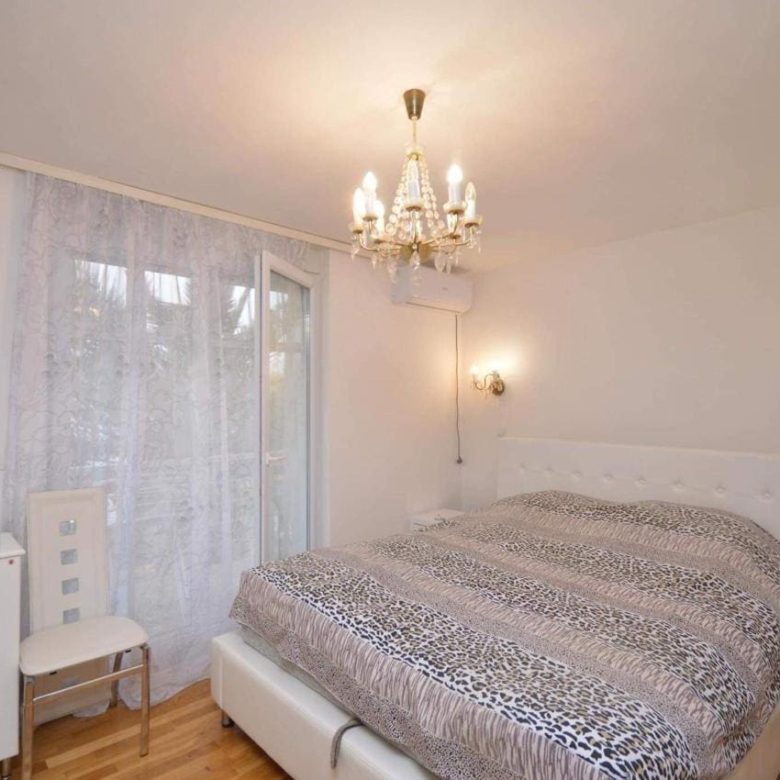 Dom nad morzem na sprzedaż w Krašići, Czarnogóra – panoramiczne widoki i apartamenty gościnne — Czarnogóra