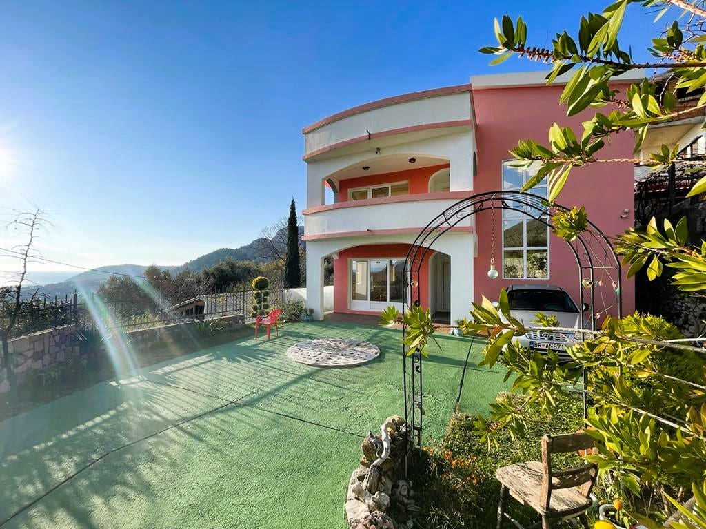 🏡 Sea View Property in Sutomore –For Sale  210m² Home with Rooftop Terrace — Montenegro
