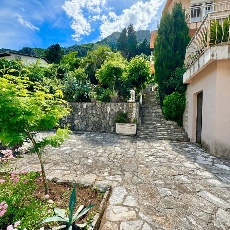 🏠 Dom na sprzedaż w Muo Kotor – Willa z 6 sypialniami z widokiem na morze [382 m²] — Czarnogóra