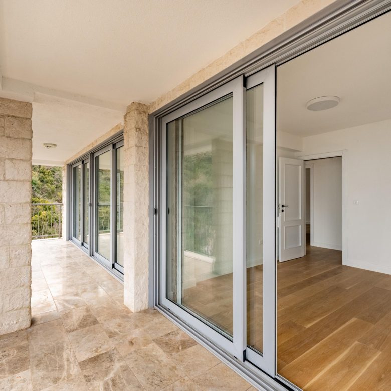 Luksuzni trosoban penthouse u Pržnu, Budva, sa panoramskim pogledom na more — Crna Gora