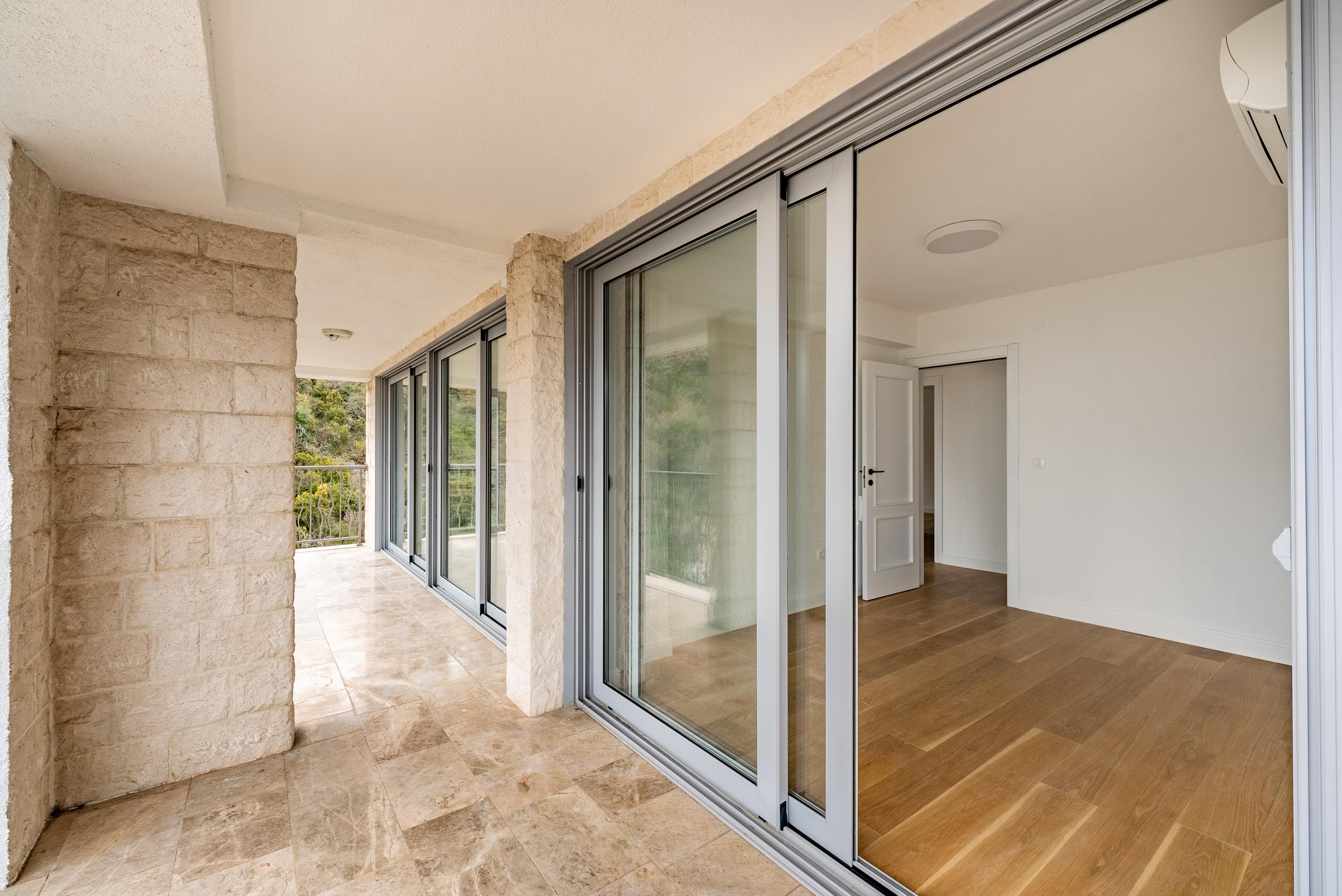 Luksuzni trosoban penthouse u Pržnu, Budva, sa panoramskim pogledom na more — Crna Gora