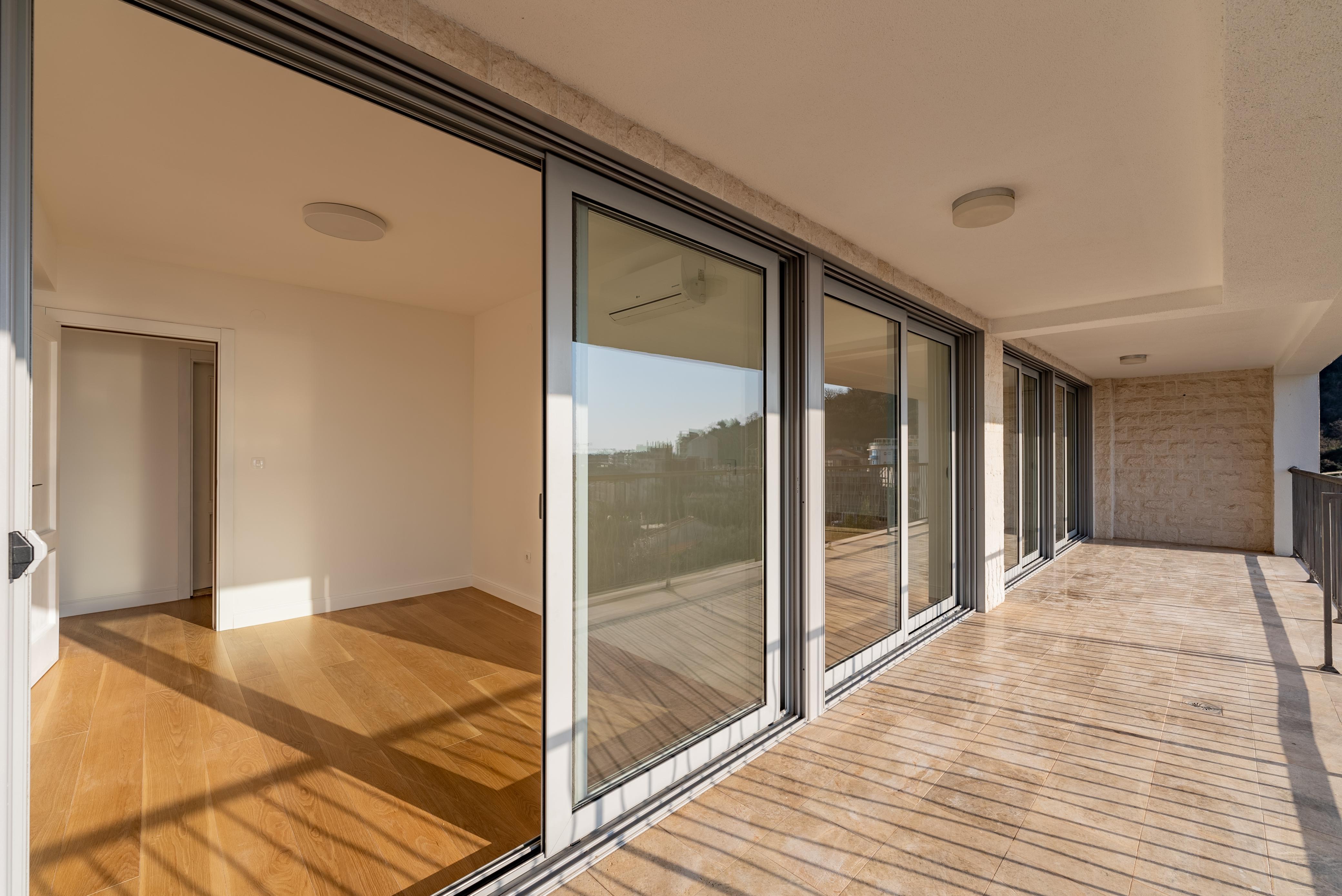 Luksuzni trosoban penthouse u Pržnu, Budva, sa panoramskim pogledom na more — Crna Gora