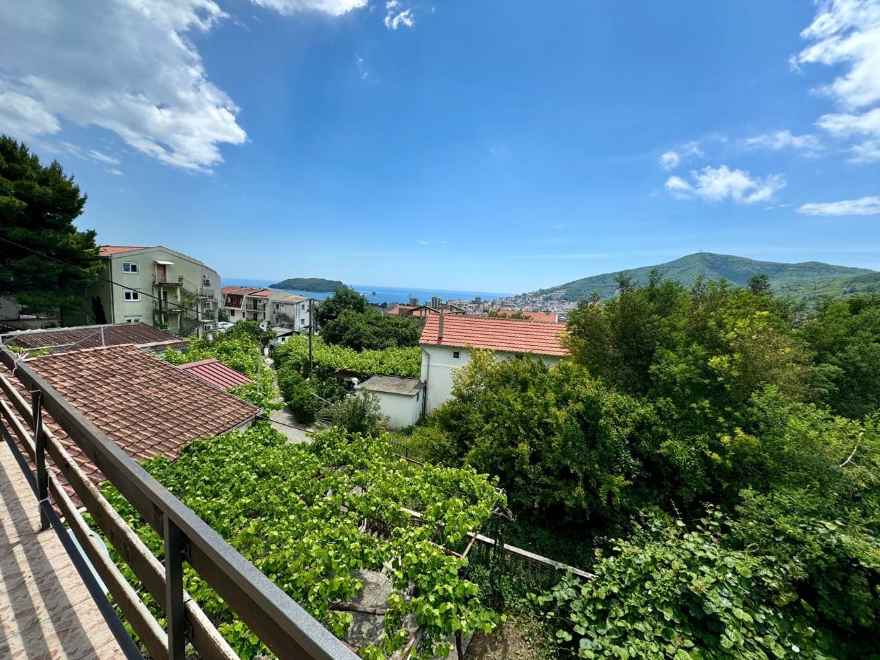 House for Sale in Budva – 7 Bedrooms, Sea View, Peaceful Location — Montenegro